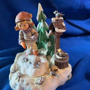 Hummel Peaceful Offering & Friendship In Bloom Scape